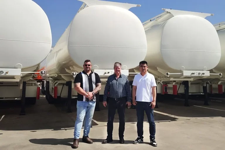 نجحت شركتنا في جذب عملاء أجانب ووقعت العديد من الطلبيات خلال عيد العمال